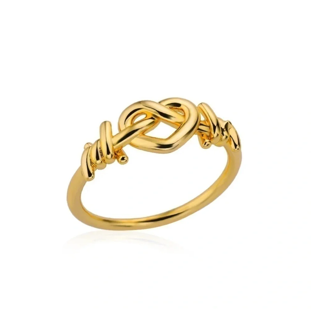 ⭐️NEW⭐️ 18K Gold Women’s Heart Surrounded By Barbed Wire Ring